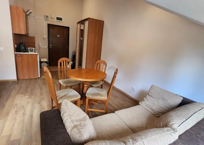 Violet By Slopes * 보로베츠